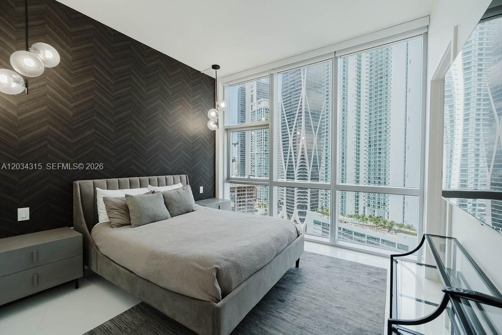 851 NE 1st Ave, Unit 2403, Miami, FL 33132 Photo