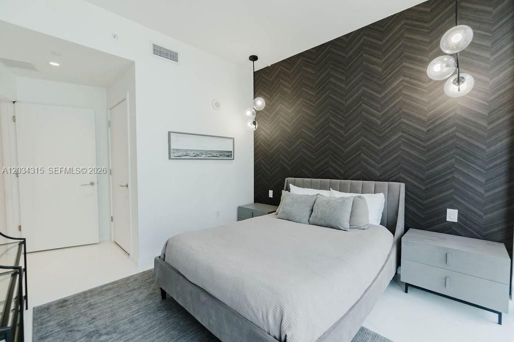 851 NE 1st Ave, Unit 2403, Miami, FL 33132 Photo