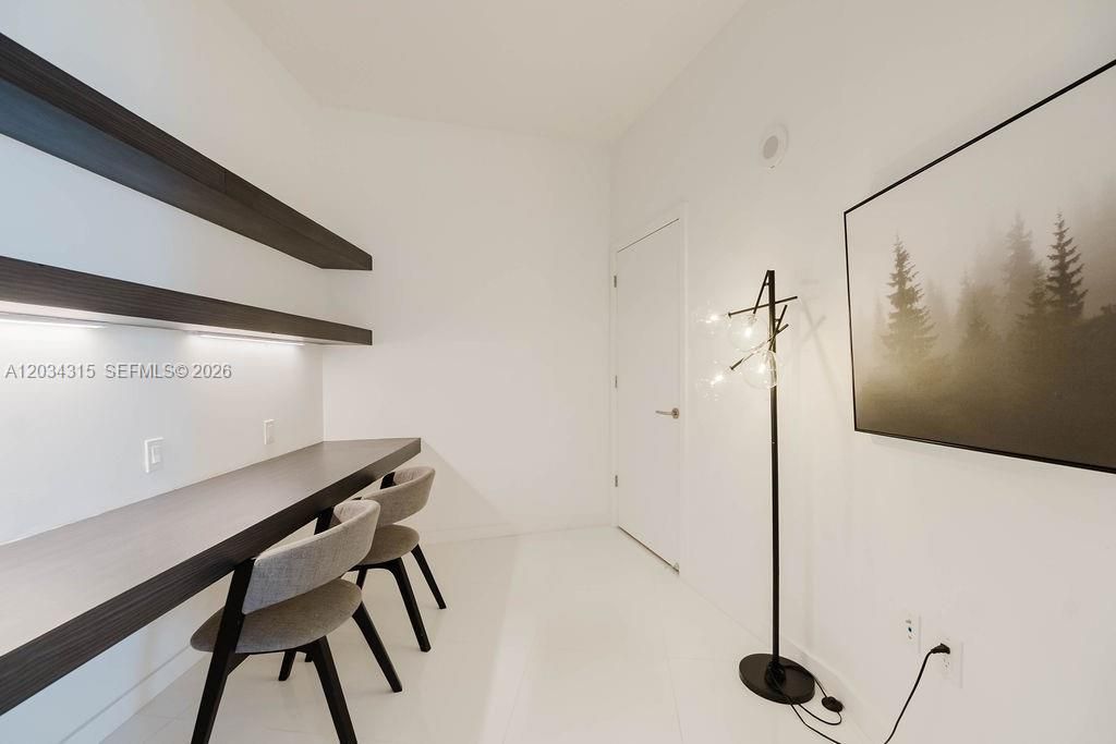 851 NE 1st Ave, Unit 2403, Miami, FL 33132 Photo