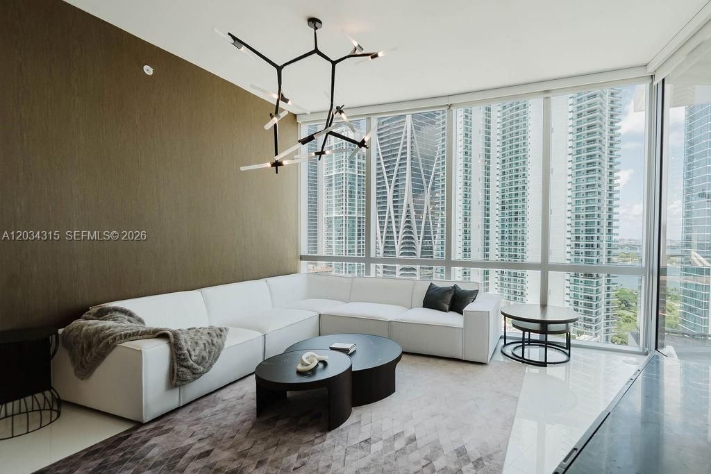 851 NE 1st Ave, Unit 2403, Miami, FL 33132 Photo