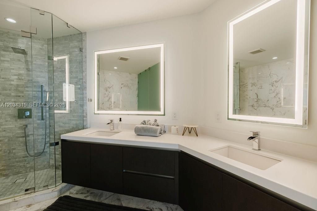 851 NE 1st Ave, Unit 2403, Miami, FL 33132 Photo