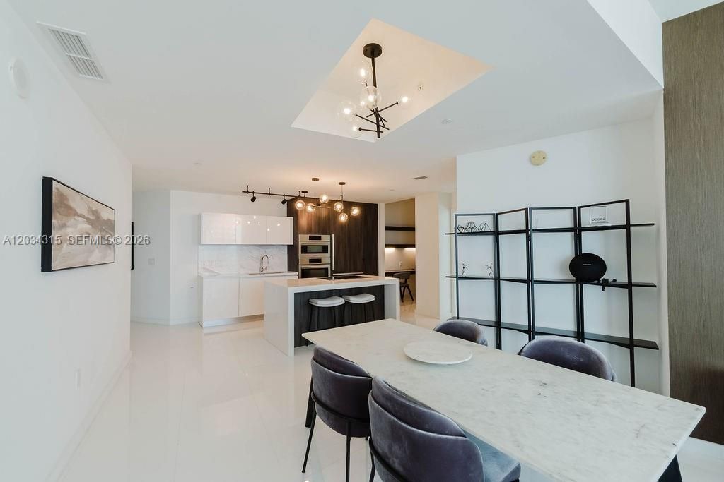 851 NE 1st Ave, Unit 2403, Miami, FL 33132 Photo