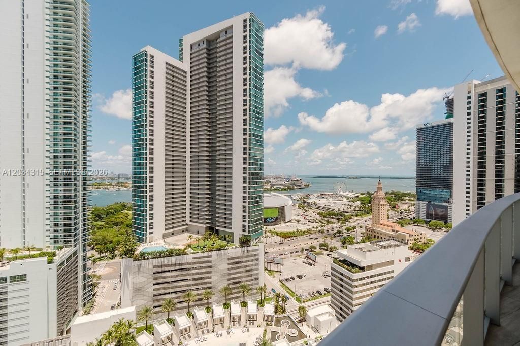 851 NE 1st Ave, Unit 2403, Miami, FL 33132 Photo