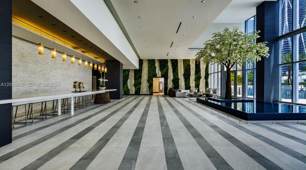 851 NE 1st Ave, Unit 2403, Miami, FL 33132 Photo
