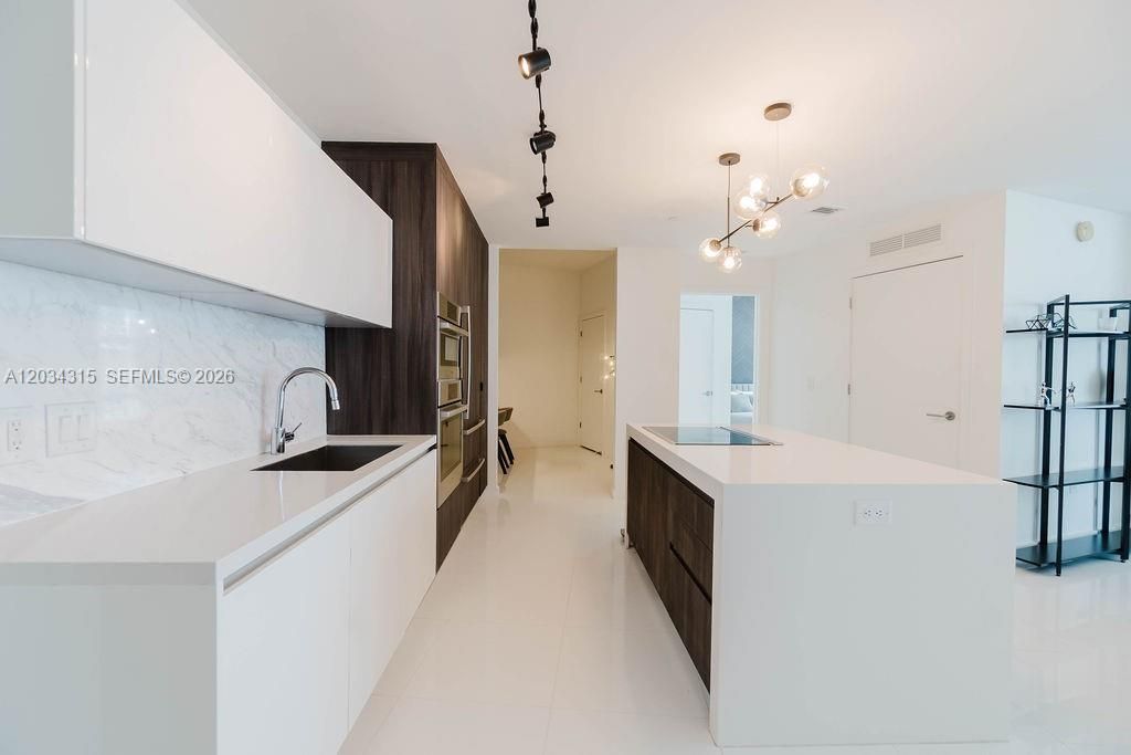 851 NE 1st Ave, Unit 2403, Miami, FL 33132 Photo