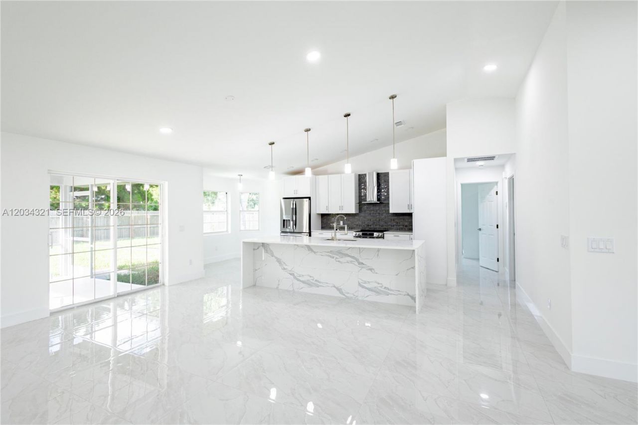 401 SW Ridgecrest Dr , Port Saint Lucie, FL 34953 Photo