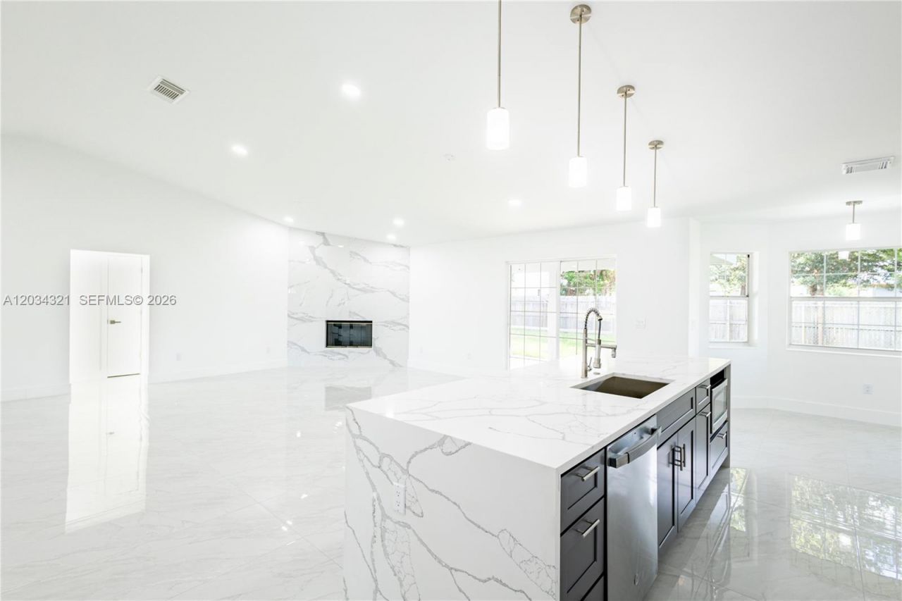 401 SW Ridgecrest Dr , Port Saint Lucie, FL 34953 Photo