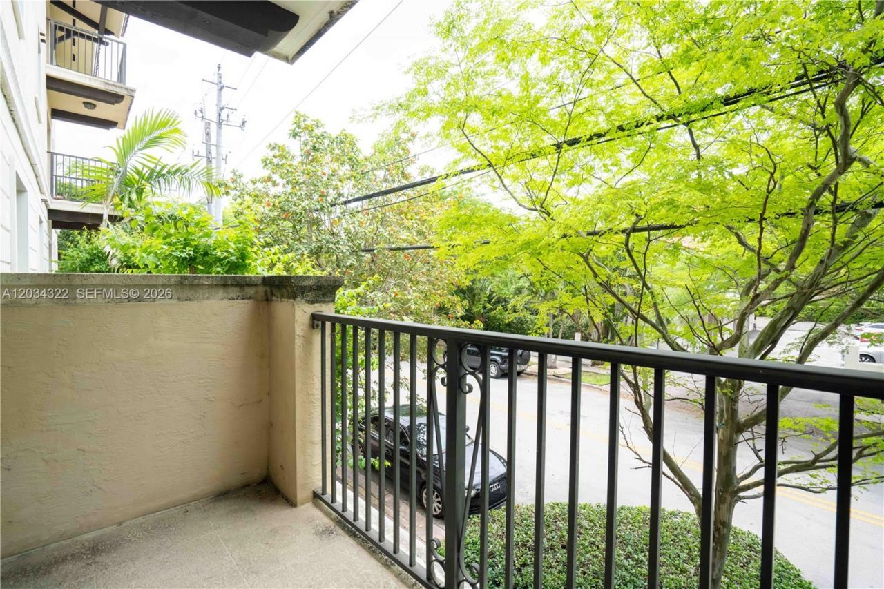 300 Majorca Ave , Unit 202, Coral Gables, FL 33134 Photo