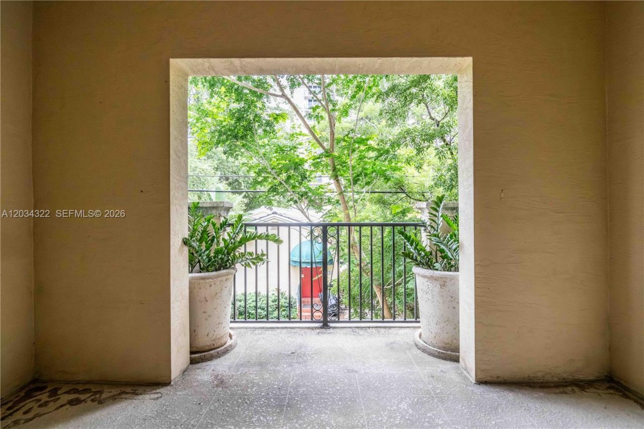 300 Majorca Ave , Unit 202, Coral Gables, FL 33134 Photo