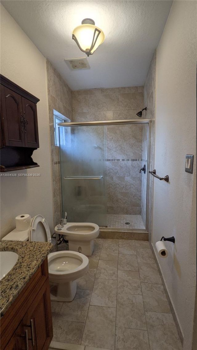 8929 NW 165th Ter , Miami Lakes, FL 33018 Photo