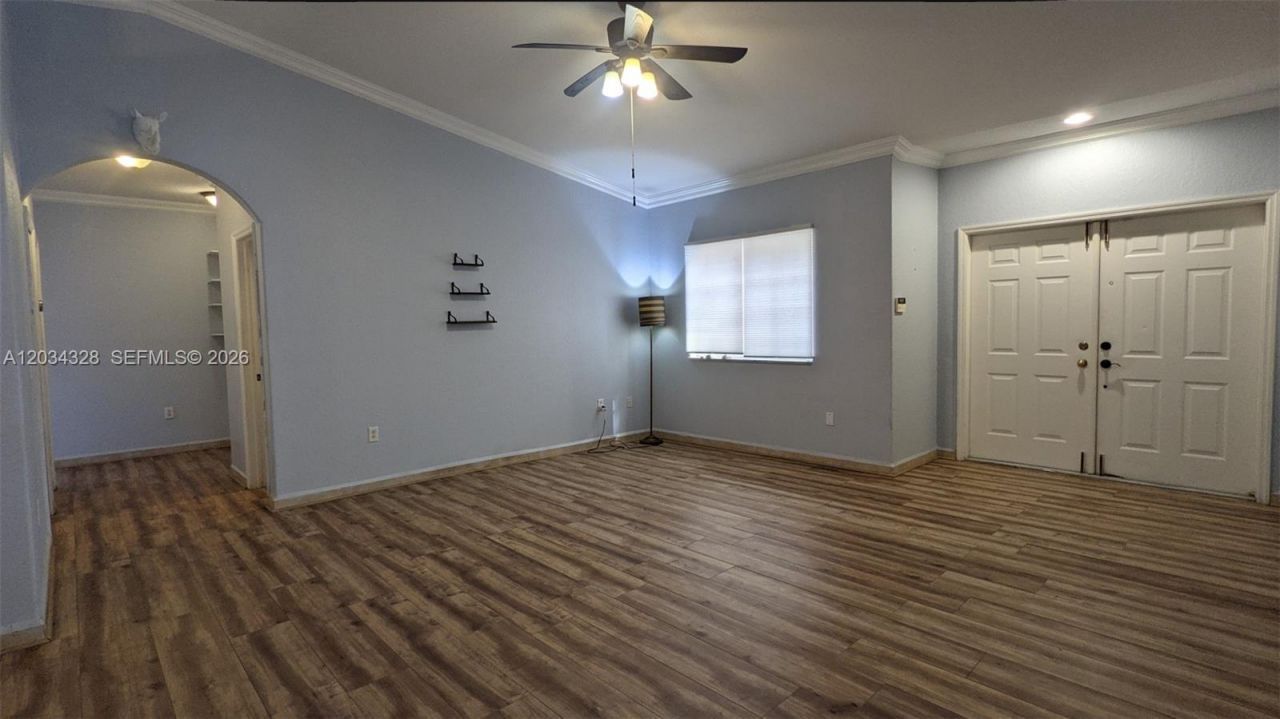 8929 NW 165th Ter , Miami Lakes, FL 33018 Photo