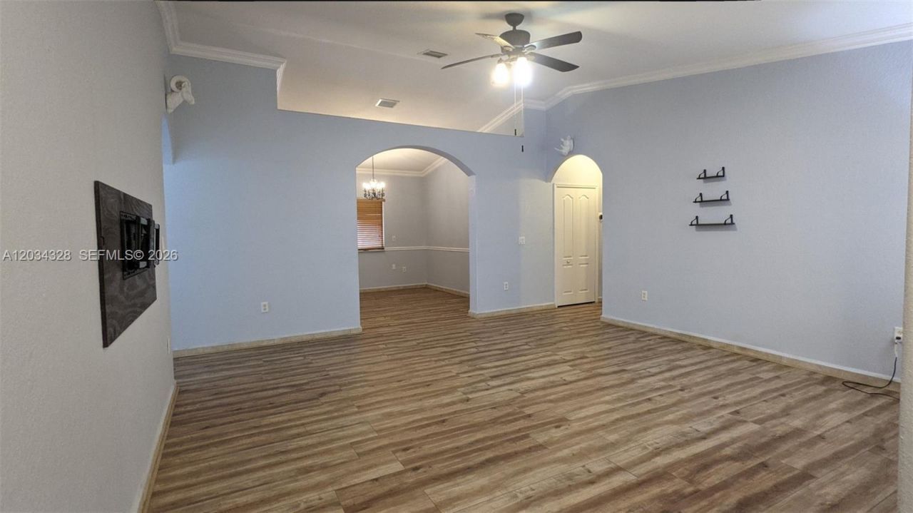 8929 NW 165th Ter , Miami Lakes, FL 33018 Photo