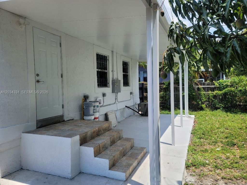 1736 NW 53rd St , Miami, FL 33142 Photo