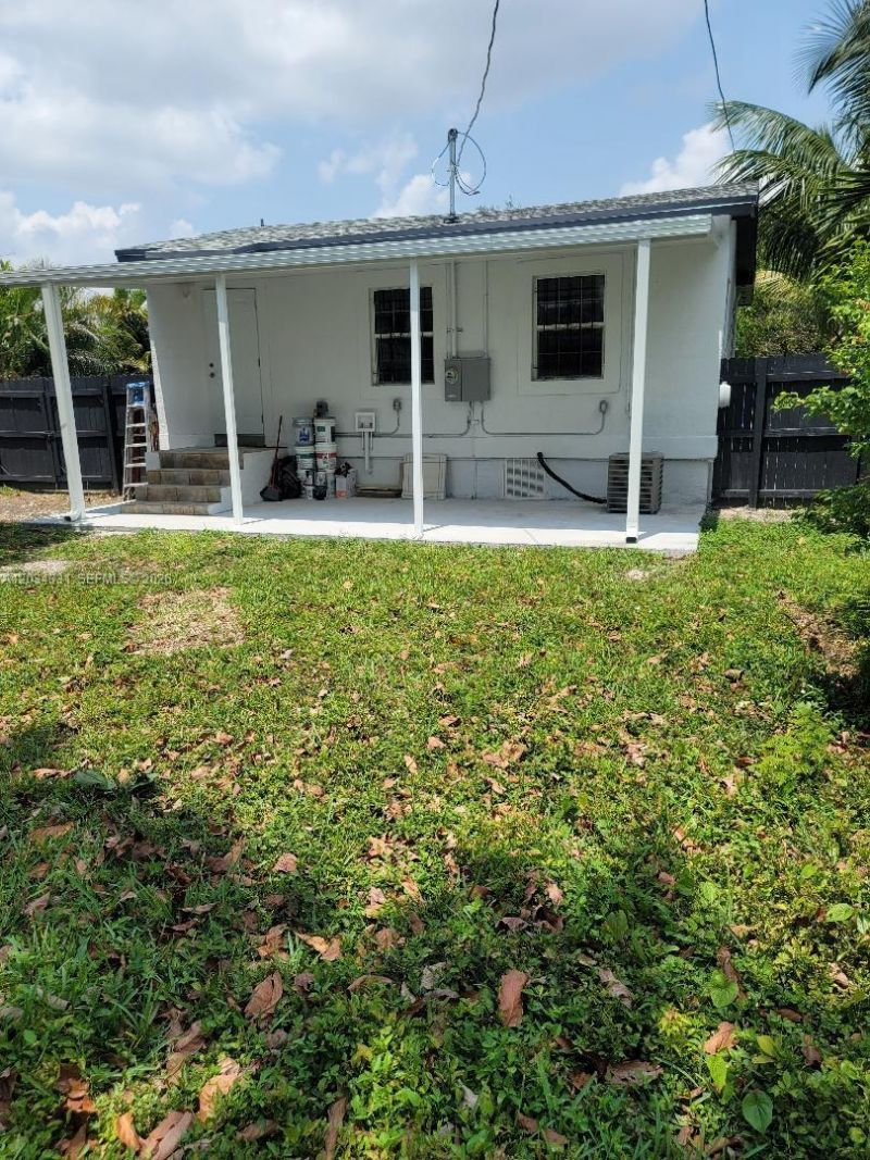 1736 NW 53rd St , Miami, FL 33142 Photo