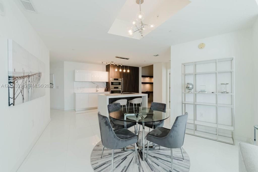 851 NE 1st Ave, Unit 2303, Miami, FL 33132 Photo