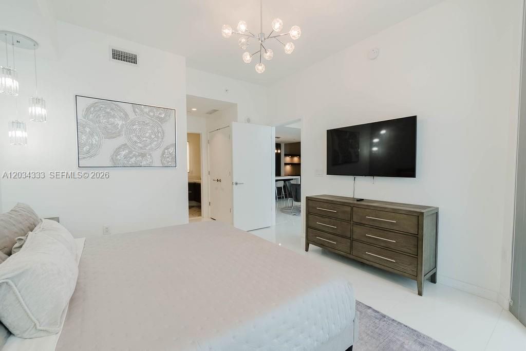 851 NE 1st Ave, Unit 2303, Miami, FL 33132 Photo