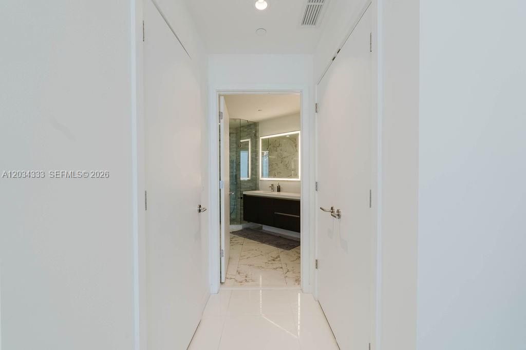 851 NE 1st Ave, Unit 2303, Miami, FL 33132 Photo