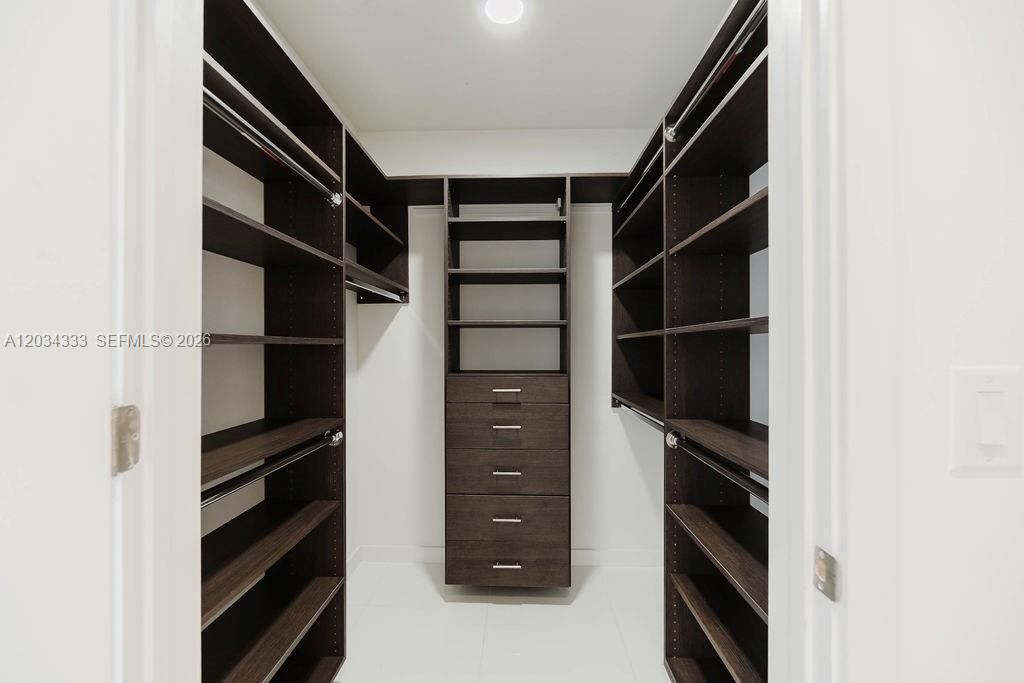 851 NE 1st Ave, Unit 2303, Miami, FL 33132 Photo