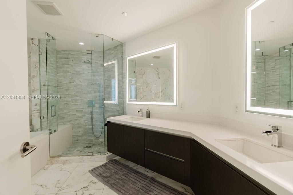 851 NE 1st Ave, Unit 2303, Miami, FL 33132 Photo