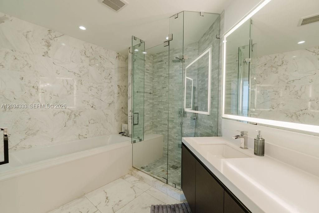 851 NE 1st Ave, Unit 2303, Miami, FL 33132 Photo