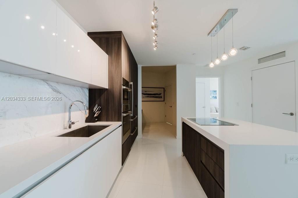 851 NE 1st Ave, Unit 2303, Miami, FL 33132 Photo