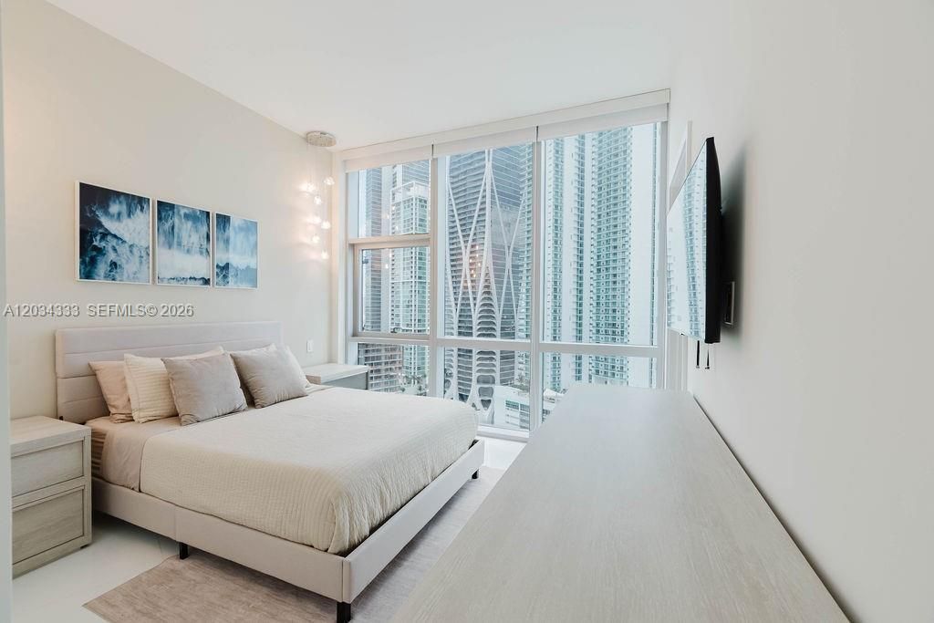 851 NE 1st Ave, Unit 2303, Miami, FL 33132 Photo