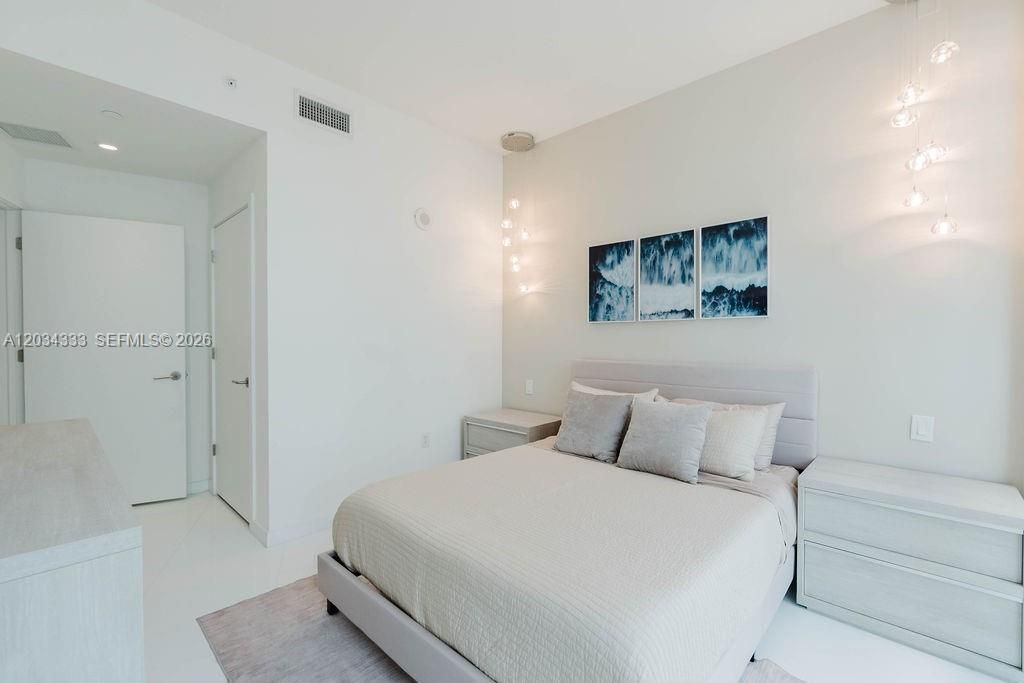 851 NE 1st Ave, Unit 2303, Miami, FL 33132 Photo