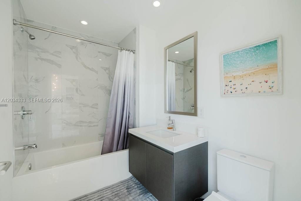 851 NE 1st Ave, Unit 2303, Miami, FL 33132 Photo