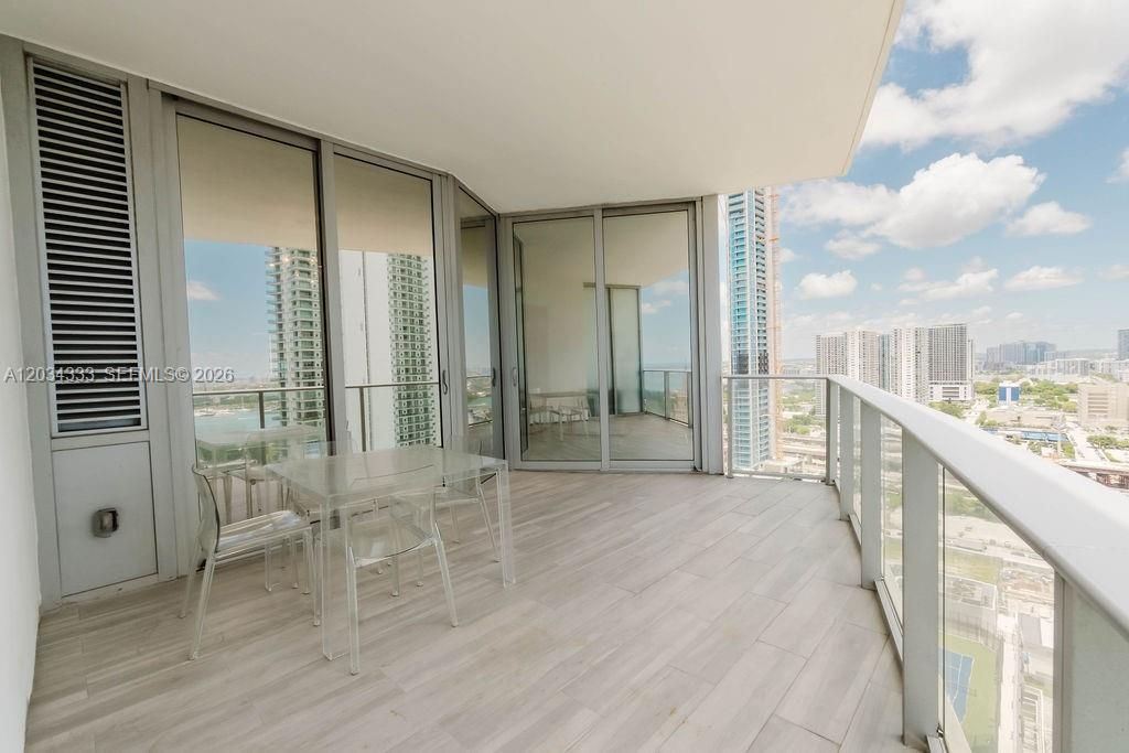 851 NE 1st Ave, Unit 2303, Miami, FL 33132 Photo