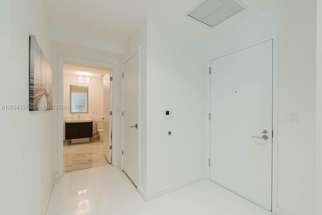 851 NE 1st Ave, Unit 2303, Miami, FL 33132 Photo