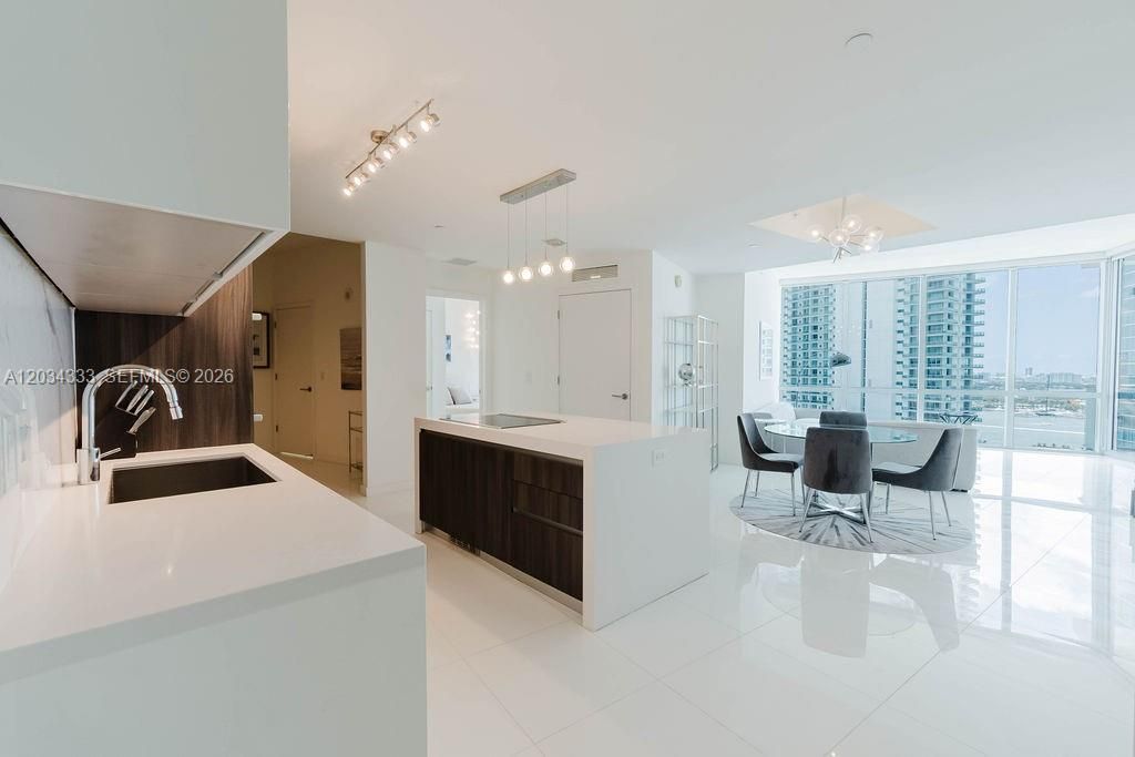 851 NE 1st Ave, Unit 2303, Miami, FL 33132 Photo