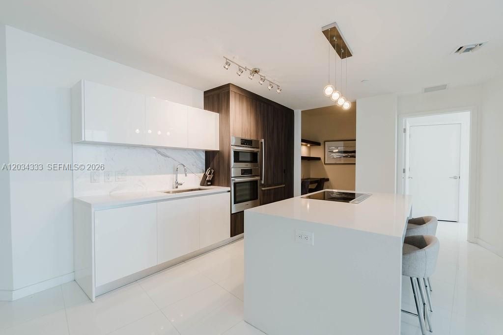 851 NE 1st Ave, Unit 2303, Miami, FL 33132 Photo