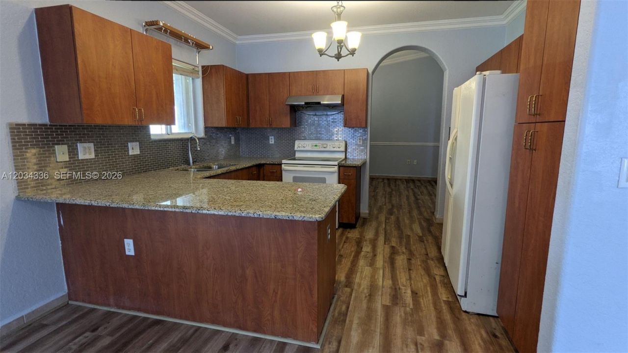 8929 NW 165th Ter , Unit 8929, Miami Lakes, FL 33018 Photo