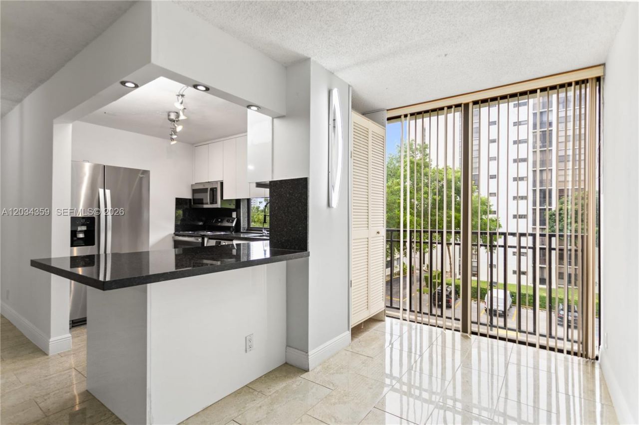 17021 N Bay Rd, Unit 429, Sunny Isles Beach, FL 33160 Photo