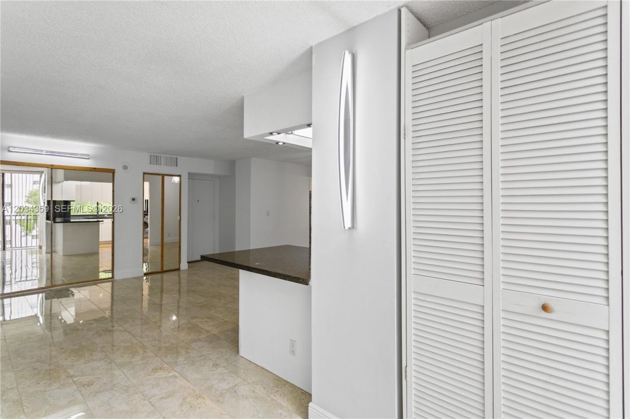 17021 N Bay Rd, Unit 429, Sunny Isles Beach, FL 33160 Photo