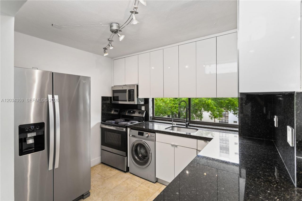17021 N Bay Rd, Unit 429, Sunny Isles Beach, FL 33160 Photo