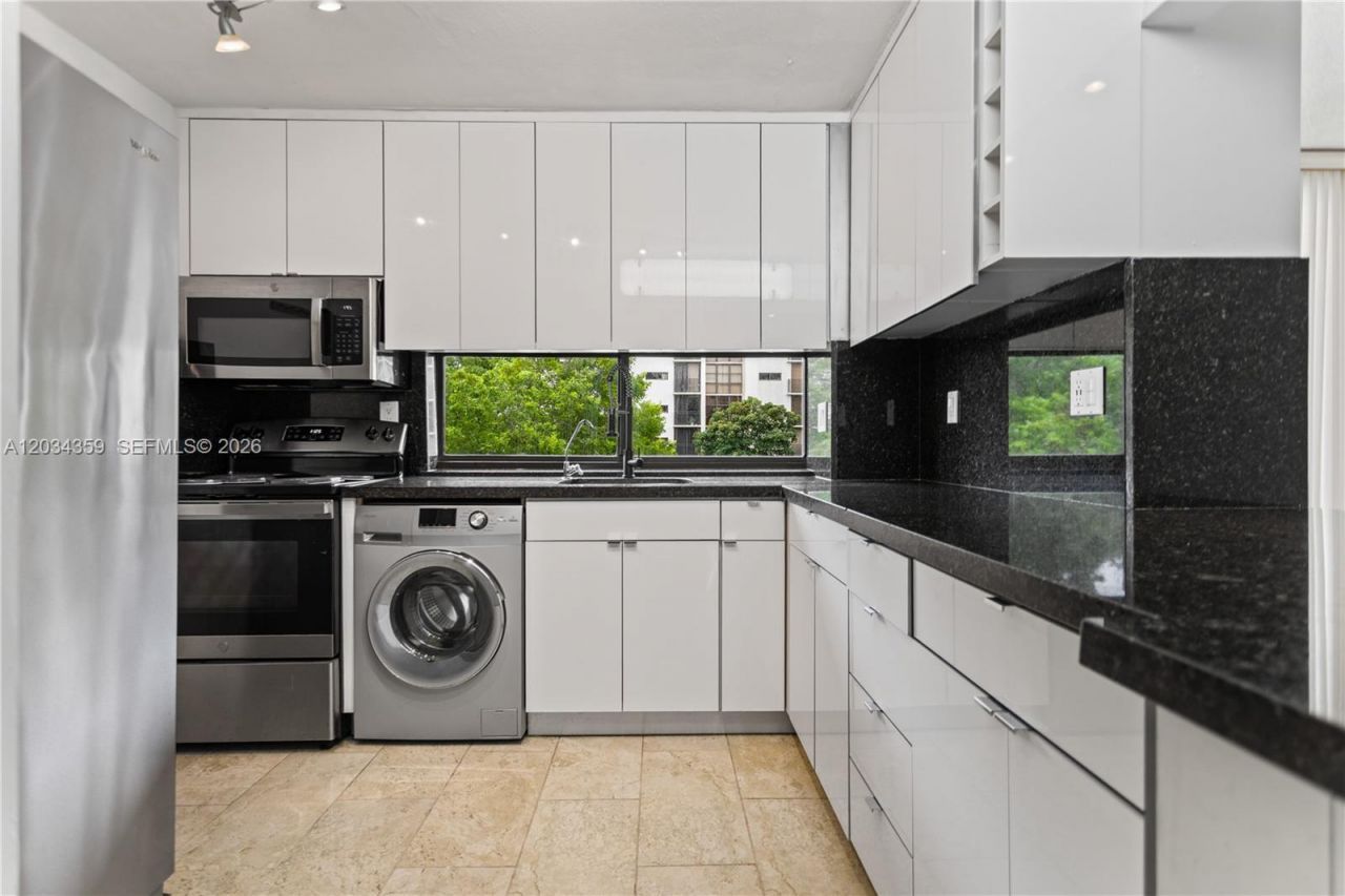 17021 N Bay Rd, Unit 429, Sunny Isles Beach, FL 33160 Photo