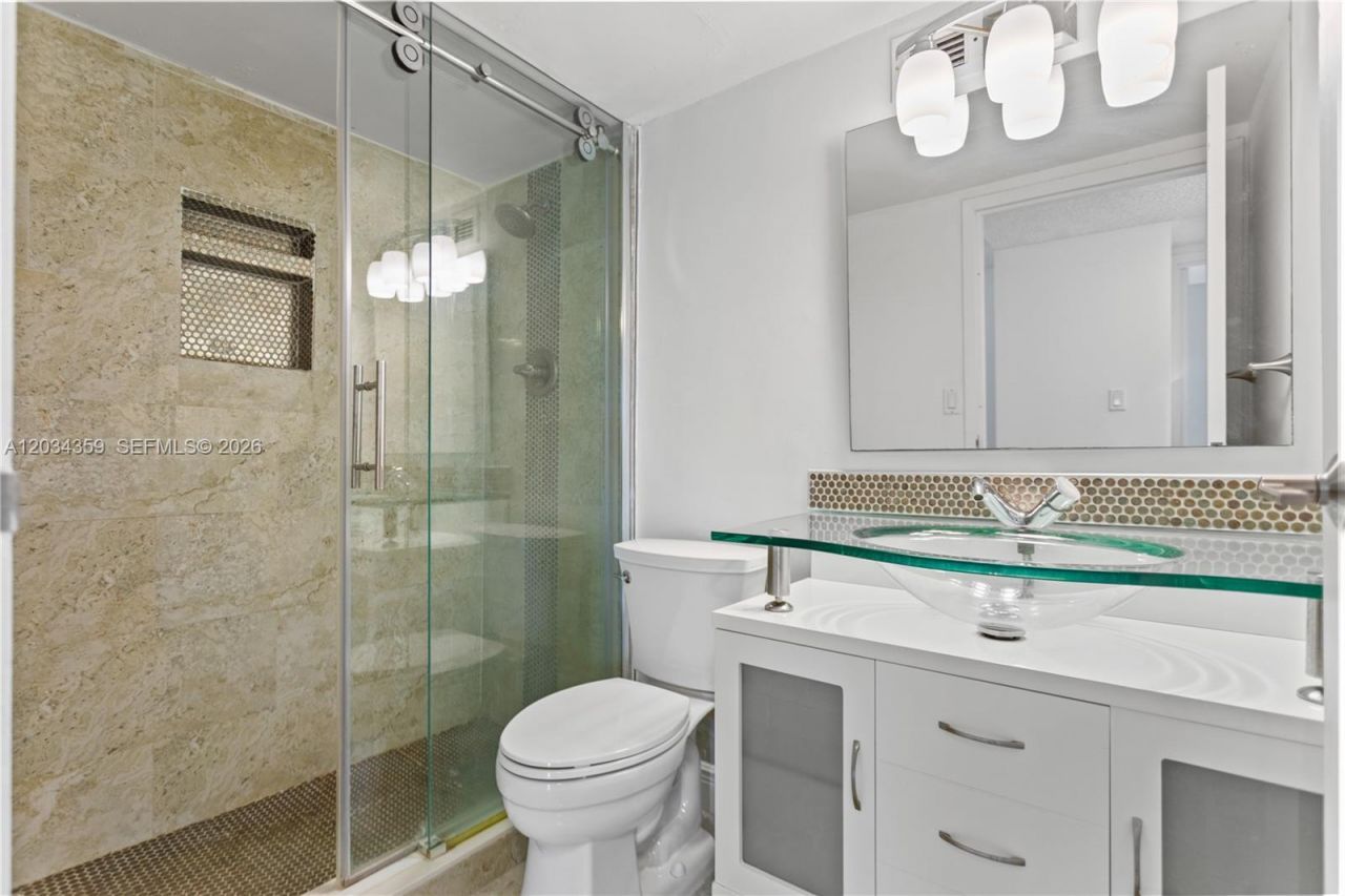 17021 N Bay Rd, Unit 429, Sunny Isles Beach, FL 33160 Photo