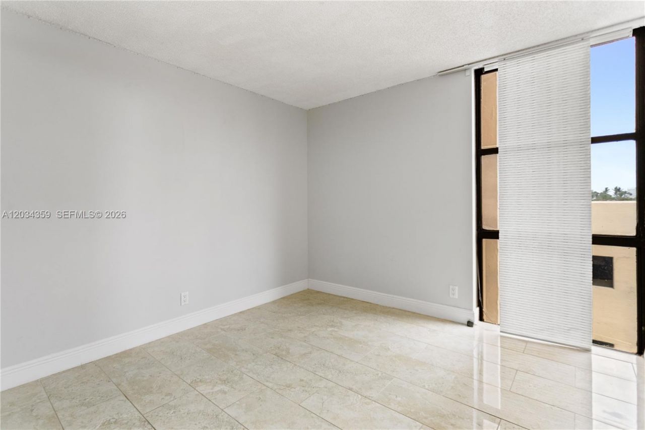 17021 N Bay Rd, Unit 429, Sunny Isles Beach, FL 33160 Photo