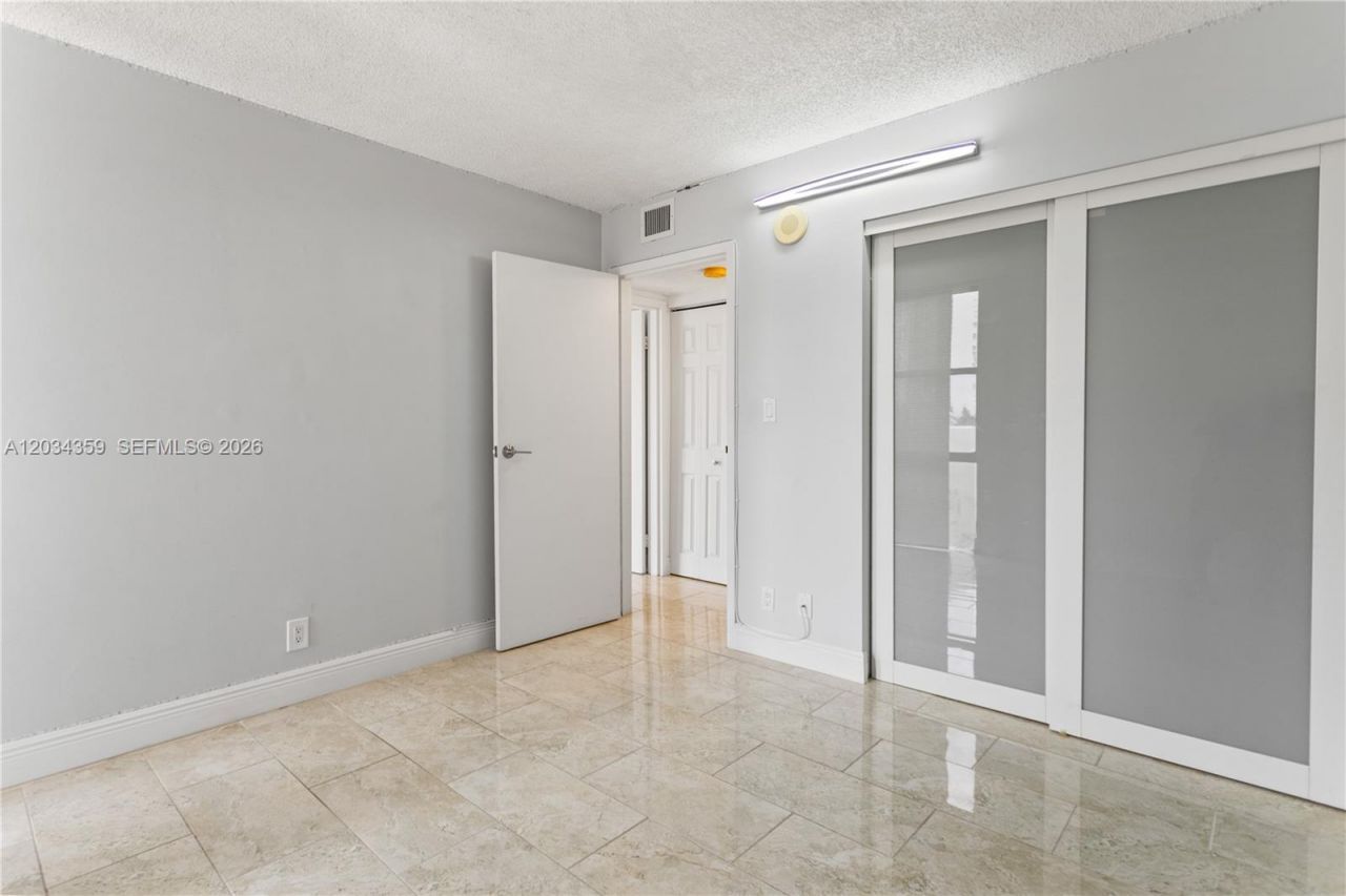 17021 N Bay Rd, Unit 429, Sunny Isles Beach, FL 33160 Photo