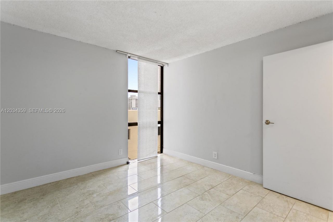 17021 N Bay Rd, Unit 429, Sunny Isles Beach, FL 33160 Photo