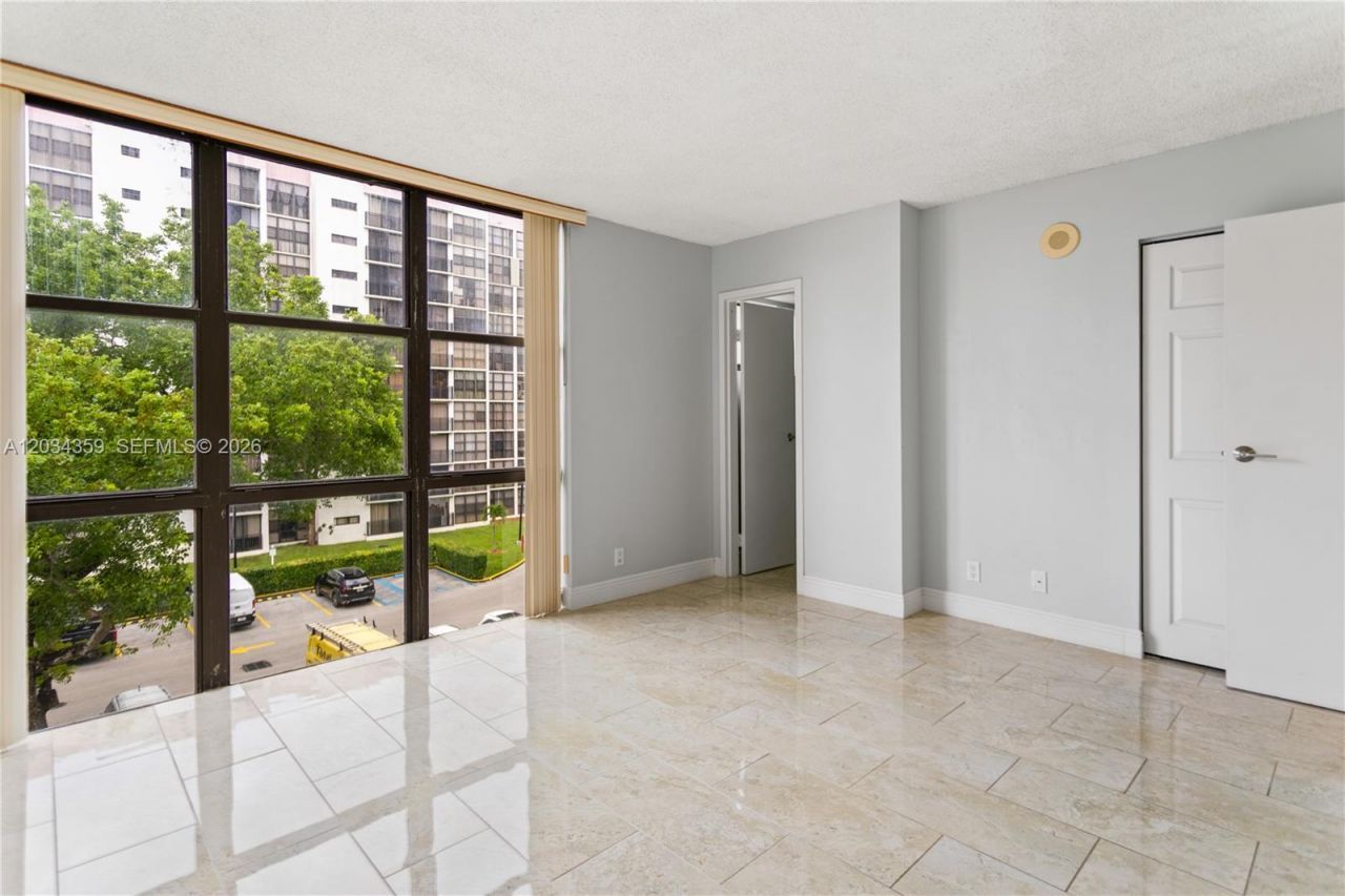 17021 N Bay Rd, Unit 429, Sunny Isles Beach, FL 33160 Photo