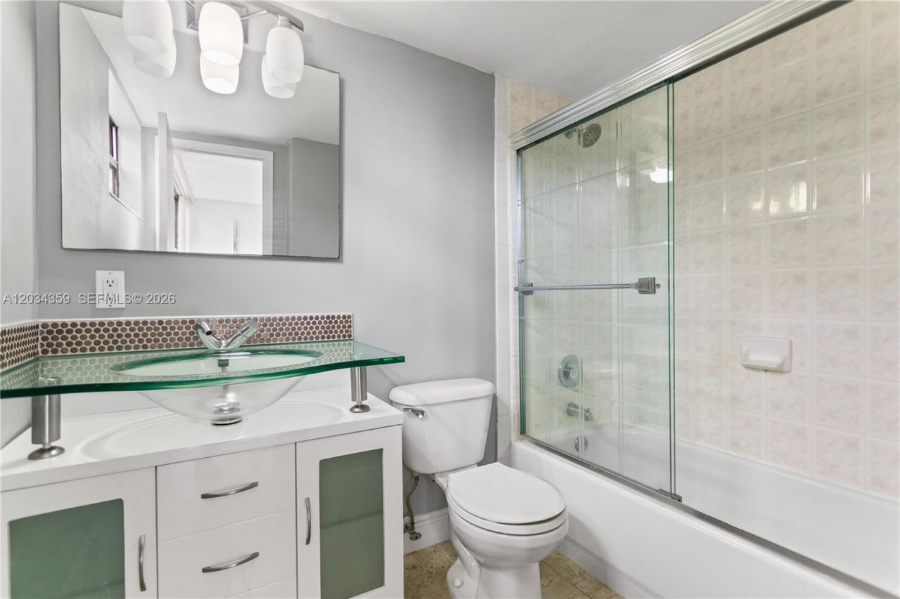 17021 N Bay Rd, Unit 429, Sunny Isles Beach, FL 33160 Photo