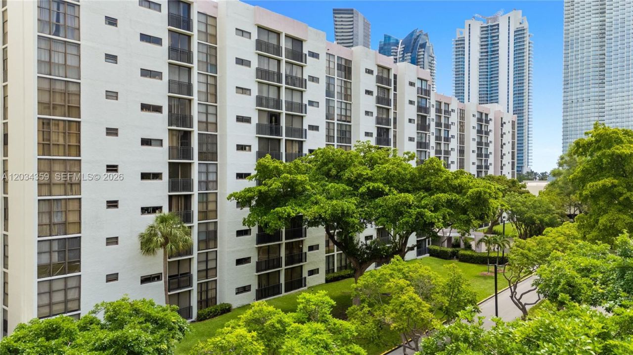 17021 N Bay Rd, Unit 429, Sunny Isles Beach, FL 33160 Photo