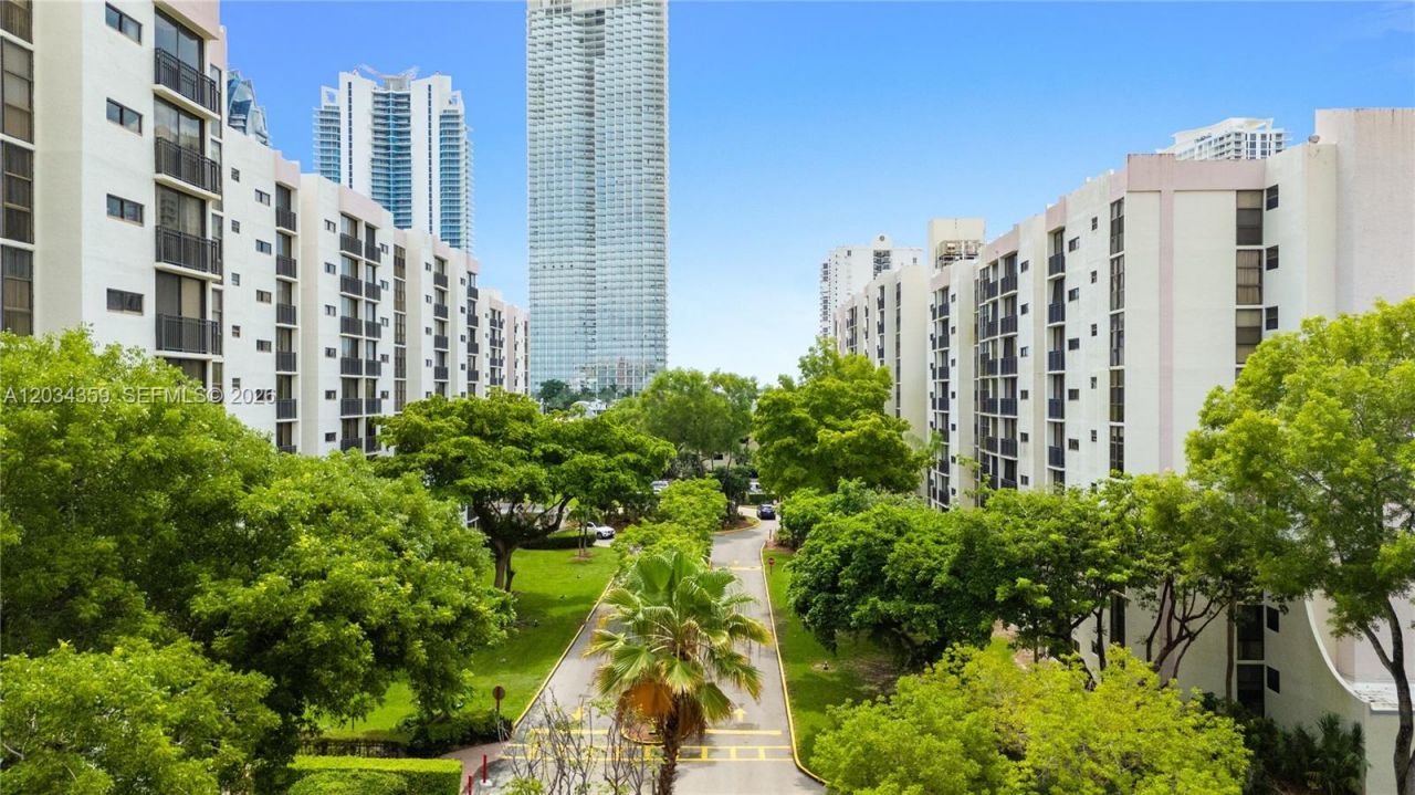 17021 N Bay Rd, Unit 429, Sunny Isles Beach, FL 33160 Photo