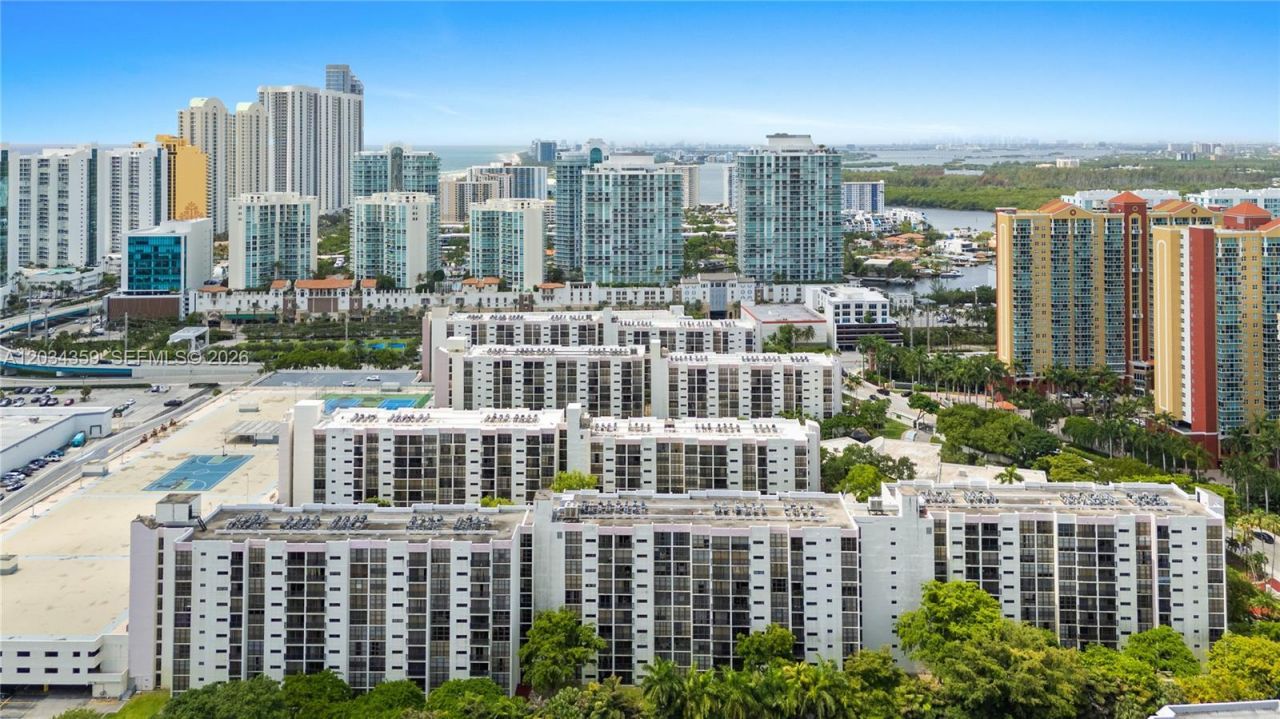 17021 N Bay Rd, Unit 429, Sunny Isles Beach, FL 33160 Photo