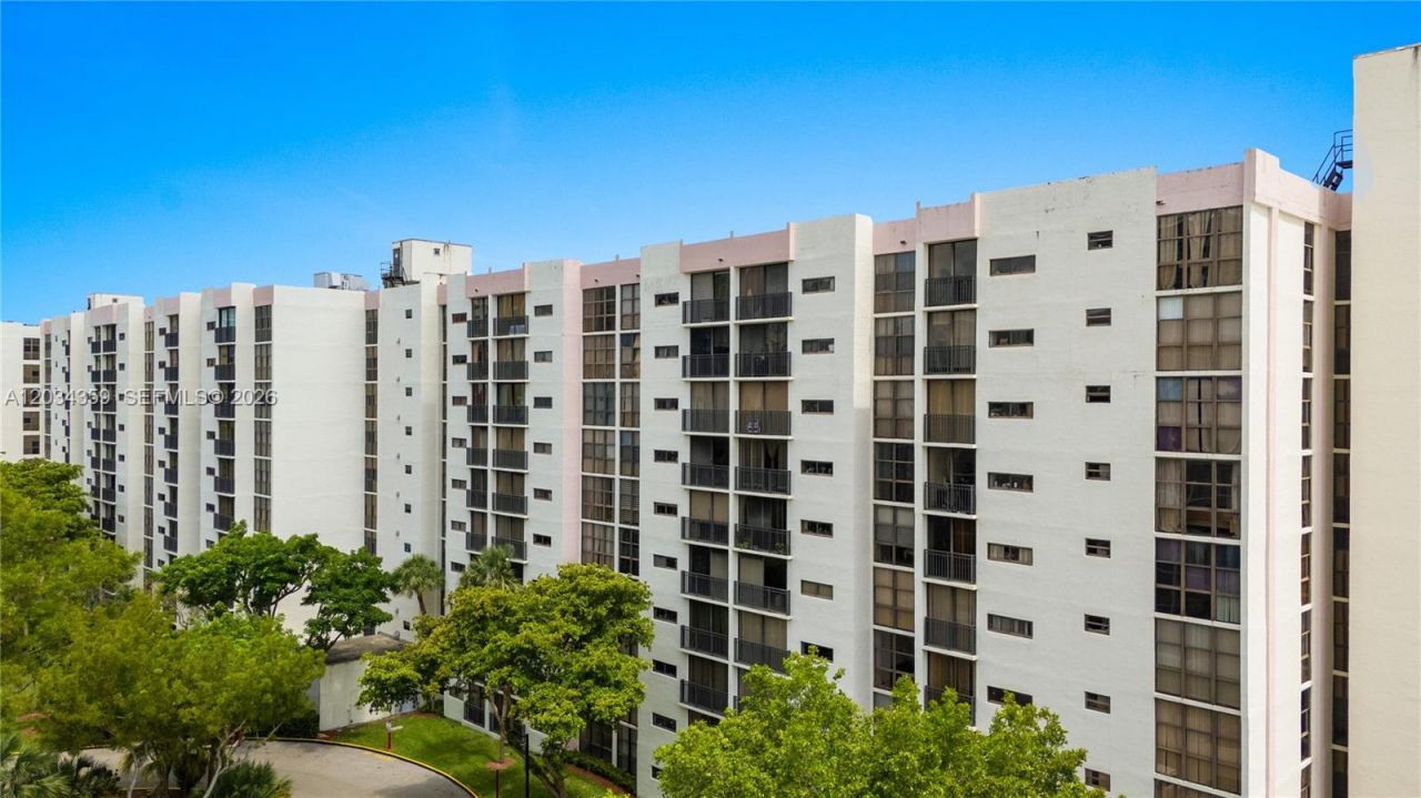 17021 N Bay Rd, Unit 429, Sunny Isles Beach, FL 33160 Photo