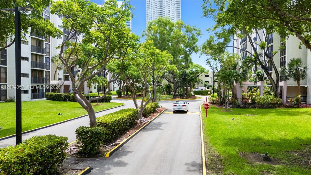 17021 N Bay Rd, Unit 429, Sunny Isles Beach, FL 33160 Photo
