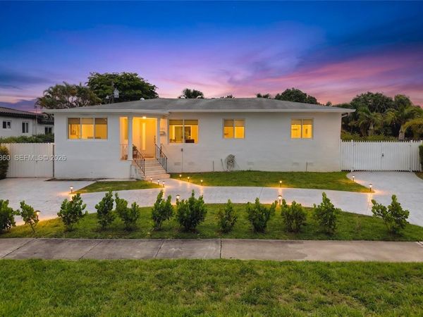 2131 SW 82nd Pl, Miami, FL 33155