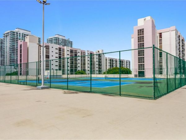 17021 N Bay Rd, Unit 429, Sunny Isles Beach, FL 33160